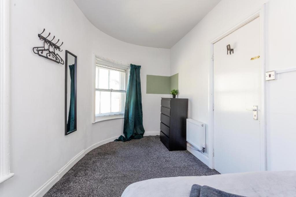 Newcastle'S Most Central Apartment - Sleeps 10 Exterior foto